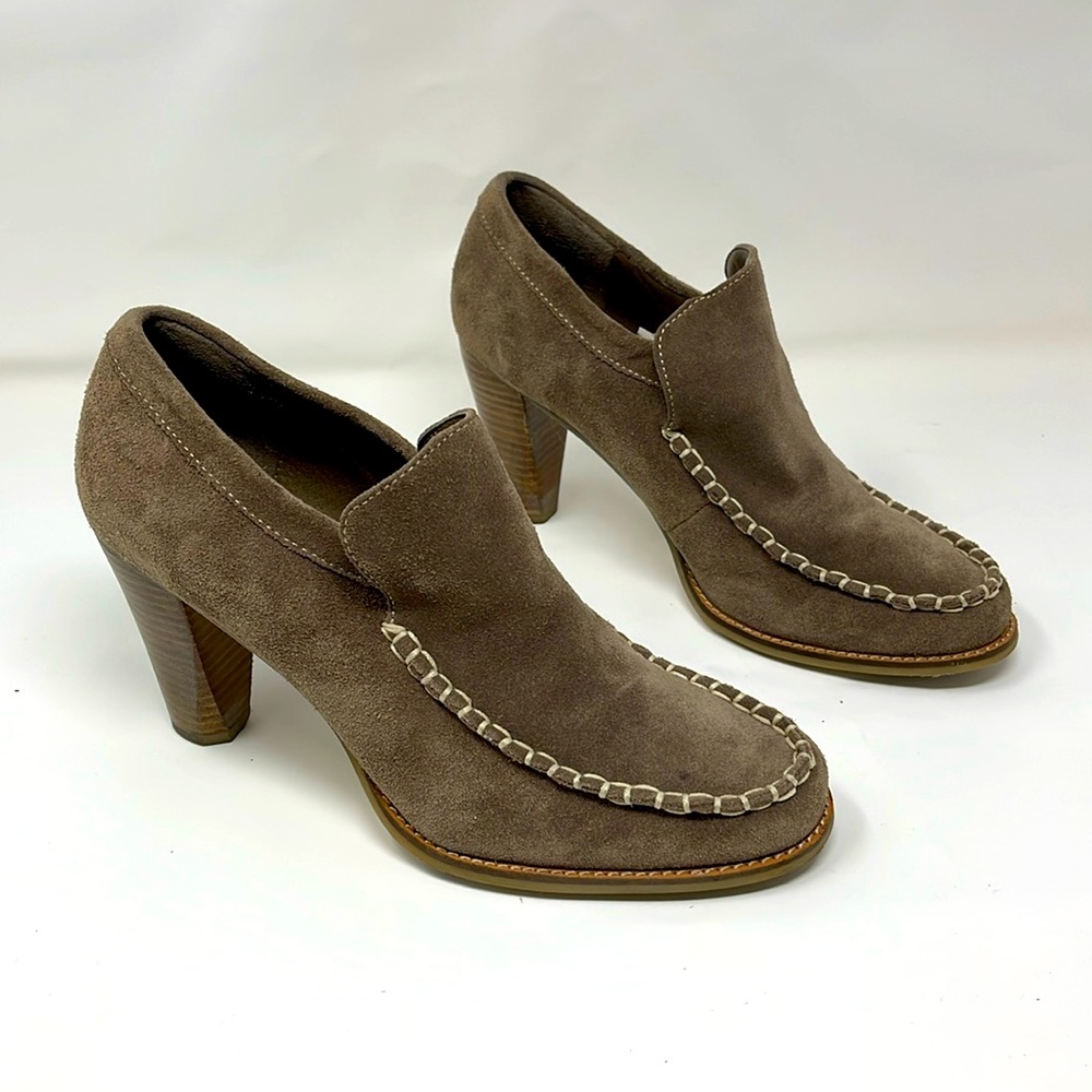 B Makowsky Leather Upper